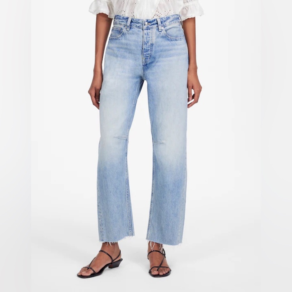 Madewell Darted Barrel-Leg Jean size 30. EUC. Button fly. 100% cotton raw hem